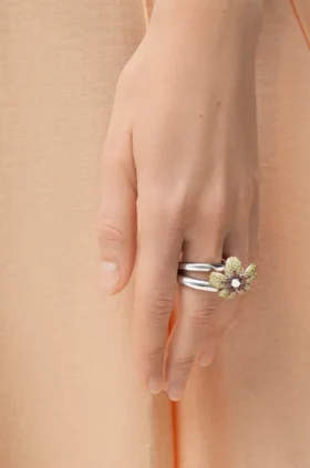 Anello Flor in argento sterling e cristalli