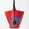 Borsa a secchiello Bilbao grande con logo oversize in pelle di vitello liscia