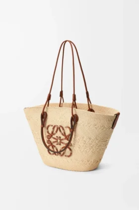 Borsa Anagram Basket media in palma Iraca e pelle di vitello