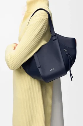Borsa Layered Hammock Flip in classica pelle di vitello