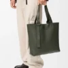 Borsa Loop Zipped Tote in morbida pelle di vitello martellata