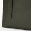 Borsa Loop Zipped Tote in morbida pelle di vitello martellata