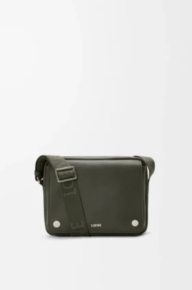 Borsa messenger Pebble media in morbida pelle di vitello martellata
