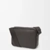 Borsa messenger Pebble media in morbida pelle di vitello martellata