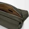 Borsa messenger Pebble media in morbida pelle di vitello martellata