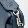 Borsa messenger “Pebble” piccola in morbida pelle di vitello martellata