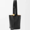 Borsa Pebble Bucket media in pelle di vitello liscia