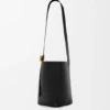 Borsa Pebble Bucket media in pelle di vitello liscia