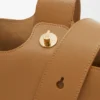 Borsa Pebble Bucket media in pelle di vitello liscia