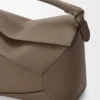 Borsa Puzzle Edge media in morbida pelle di vitello martellata