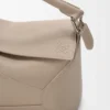 Borsa Puzzle Edge piccola in morbida pelle di vitello martellata