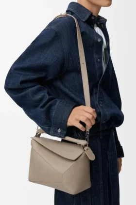 Borsa Puzzle Edge piccola in morbida pelle di vitello martellata