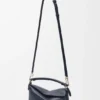 Borsa Puzzle Edge piccola in morbida pelle di vitello martellata