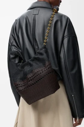 Borsa Squeeze piccola in pelle di vitello nappa intrecciata