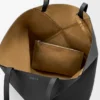 Borsa tote grande orizzontale con Puzzle Fold in morbida pelle di vitello martellata