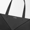 Borsa tote grande orizzontale con Puzzle Fold in morbida pelle di vitello martellata