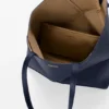 Borsa tote orizzontale media con pieghe Puzzle Fold in morbida pelle di vitello martellata