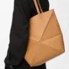 Borsa tote Puzzle Fold media in pelle di vitello lucida