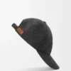 Cappellino con toppa in lana