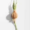 Ciondolo “Onion Sprout” in pelle di vitello classica e rafia
