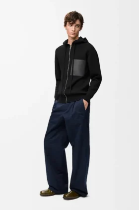 Felpa con cappuccio e zip in lana