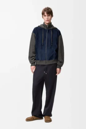 Felpa con cappuccio ibrida con zip in pelle di capra scamosciata e misto lana
