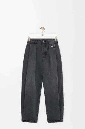 Jeans in denim