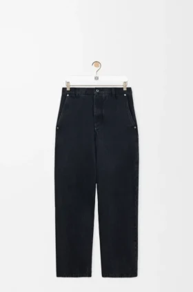 Jeans in denim