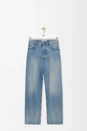 Jeans in denim