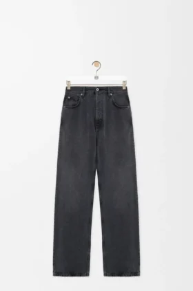 Jeans in denim