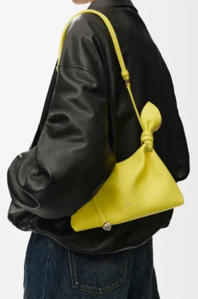 Mini borsa a sciarpa in pelle di vitello liscia