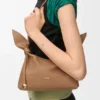 Mini borsa a sciarpa in pelle di vitello liscia