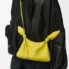 Mini borsa a sciarpa in pelle di vitello liscia