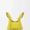 Mini borsa a sciarpa in pelle di vitello liscia