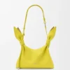 Mini borsa a sciarpa in pelle di vitello liscia