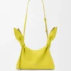 Mini borsa a sciarpa in pelle di vitello liscia