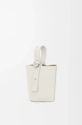 Mini borsa a secchiello Pebble in morbida pelle di vitello martellata