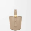 Mini borsa a secchiello Pebble in morbida pelle di vitello martellata