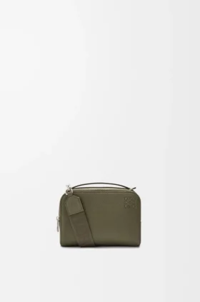 Mini borsa a tracolla per fotocamera in morbida pelle di vitello martellata