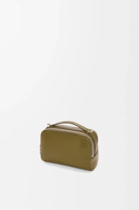 Mini borsa a tracolla per fotocamera in morbida pelle di vitello martellata