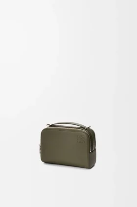 Mini borsa a tracolla per fotocamera in morbida pelle di vitello martellata