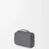 Mini borsa a tracolla per fotocamera in morbida pelle di vitello martellata