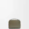 Mini borsa a tracolla per fotocamera in pelle di vitello satinata