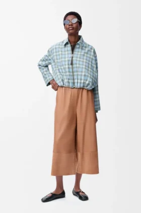 Pantaloni corti in pelle di agnello nappa e pelle di capra scamosciata