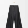 Pantaloni cropped in pelle di agnello nappa
