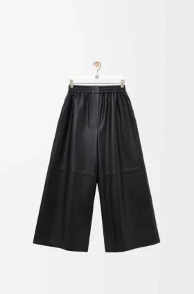Pantaloni cropped in pelle di agnello nappa