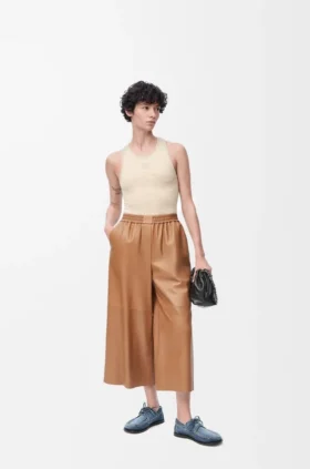 Pantaloni cropped in pelle di agnello nappa