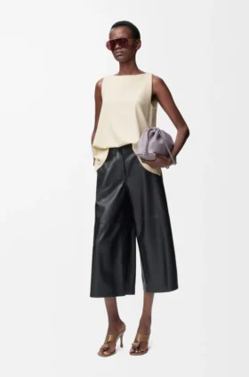 Pantaloni cropped in pelle di agnello nappa