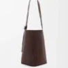 Pebble Bucket grande in morbida pelle di vitello martellata