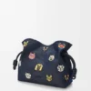 Pochette Flamenco media con gatti in denim ricamato